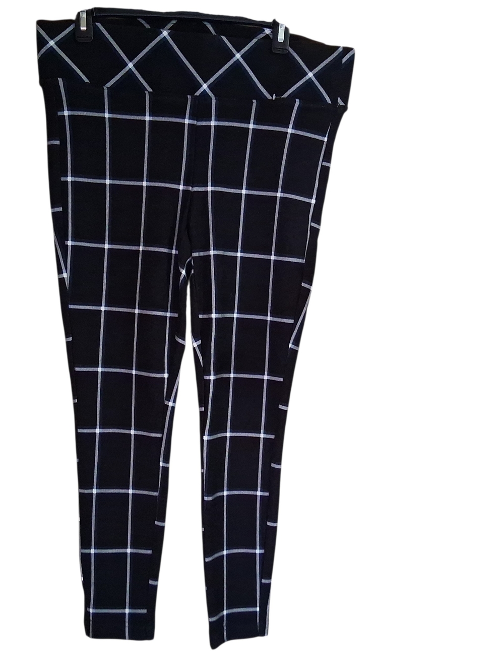Torrid Pixie Cropped Capri Black Blue Plaid 1X Plus Punk Stretch Comfort Preppy